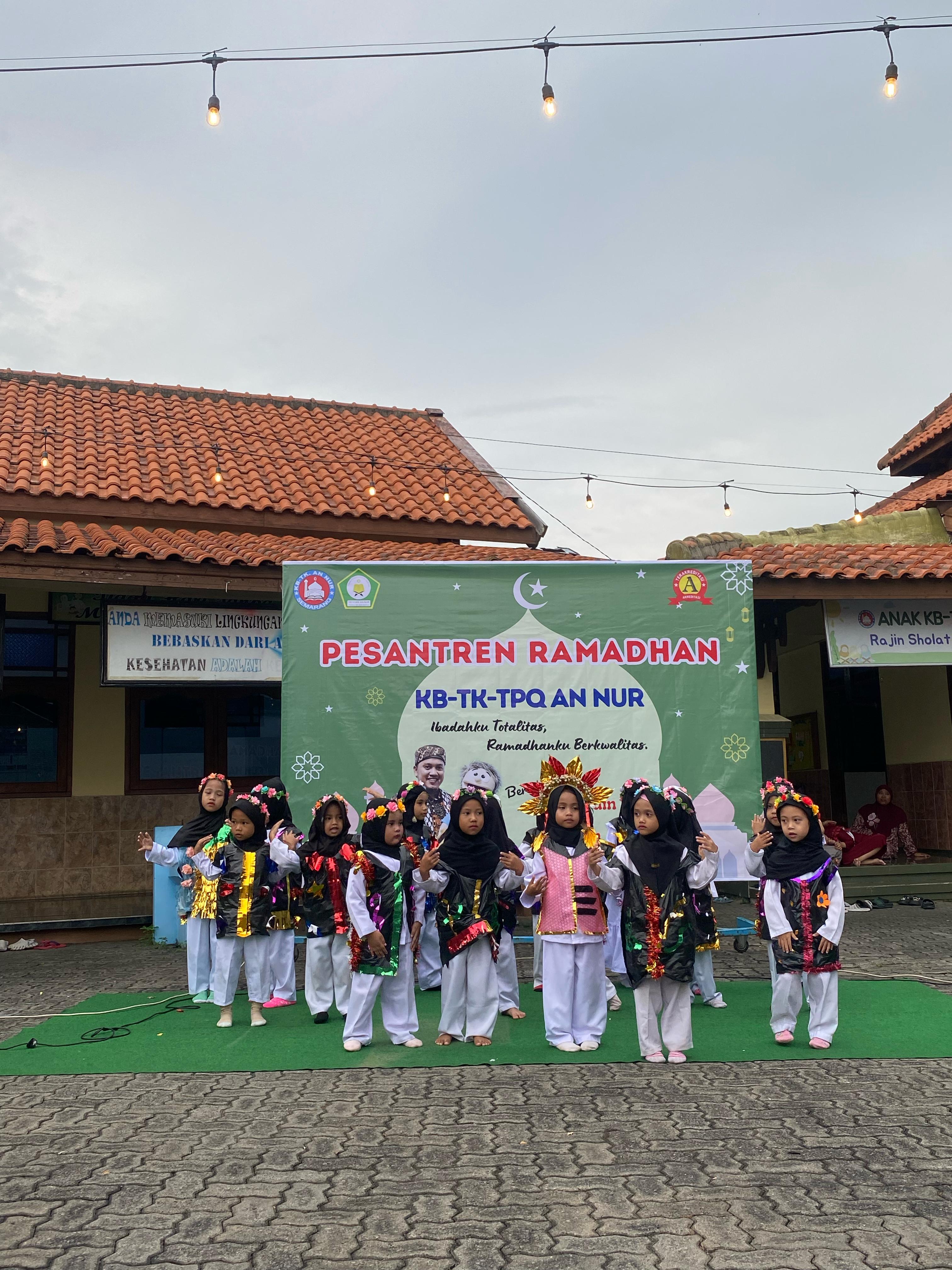 Tampilan Gerak dan Lagu oleh Kelompok TK A